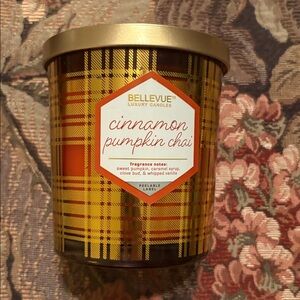 Bellevue Luxury Candle - Cinnamon Pumpkin Chai - Yellow and Brown